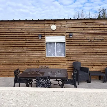 مكان تخييم La Jonquiere